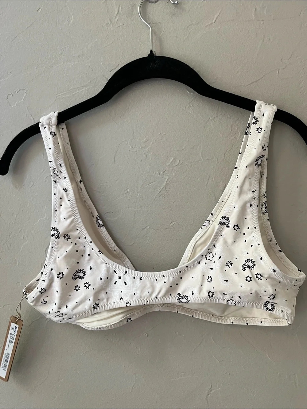 SKIMS SIGNATURE SWIM PLUNGE BIKINI TOP ECRU BANDANA PRINT L